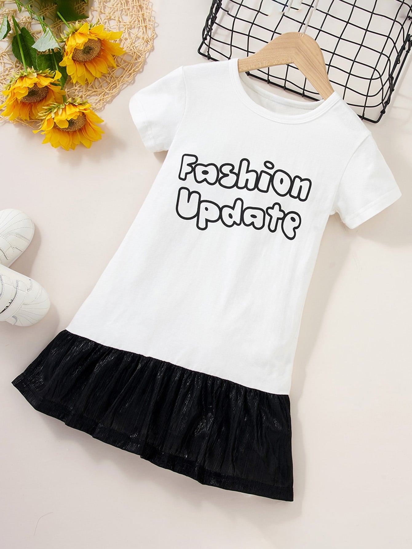 Round Neck Short Sleeve FASHION UPDATE Graphic Mini Dress