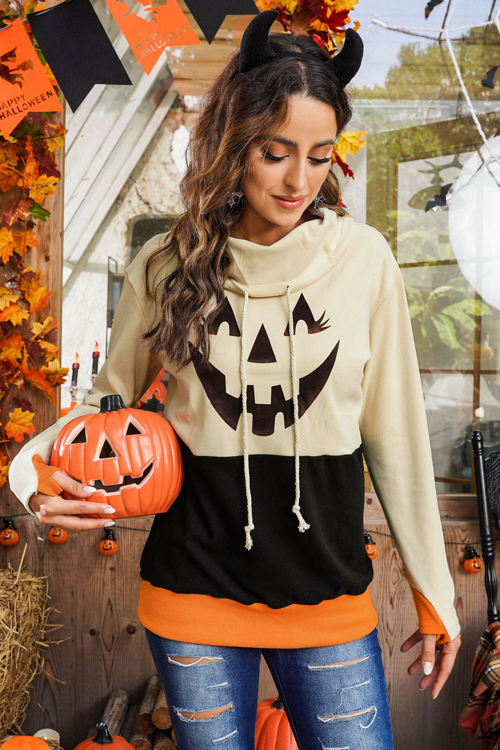 Long Sleeve Jack-O'-Lantern Graphic Sweatshirt